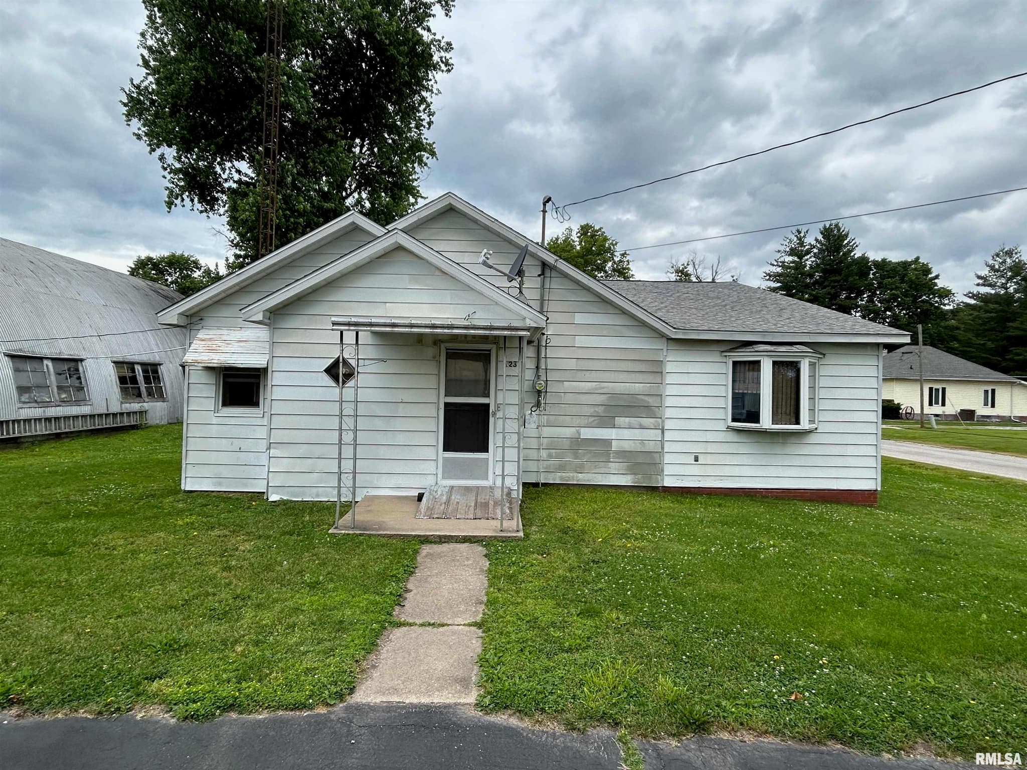 121 E FRONT Street